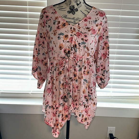 Torrid Pink flowing babydoll top - Picture 1 of 7